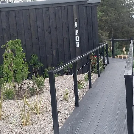 The Pod Unique & Stylish Luxury With Hot Tub Apartment *