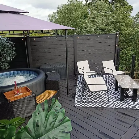 Apartment The Pod Unique & Stylish Luxury With Hot Tub *