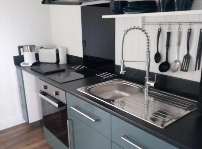 The Pod Unique & Stylish Luxury With Hot Tub * Swanlinbar