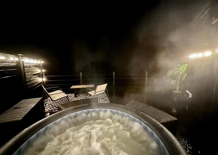 The Pod Unique & Stylish Luxury With Hot Tub Apartament