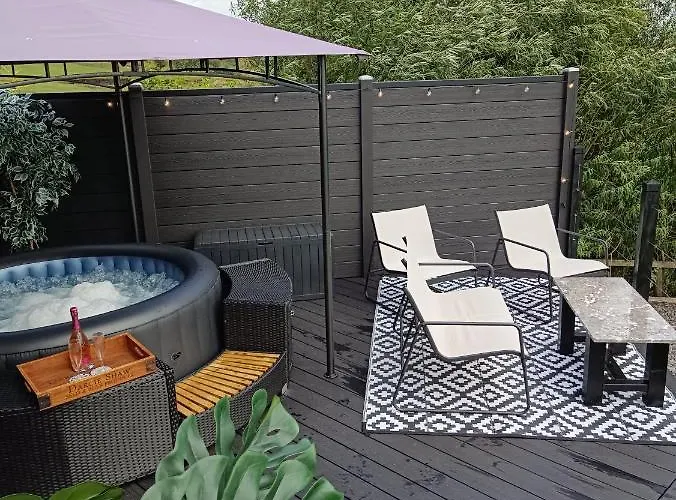 Apartment The Pod Unique & Stylish Luxury With Hot Tub *