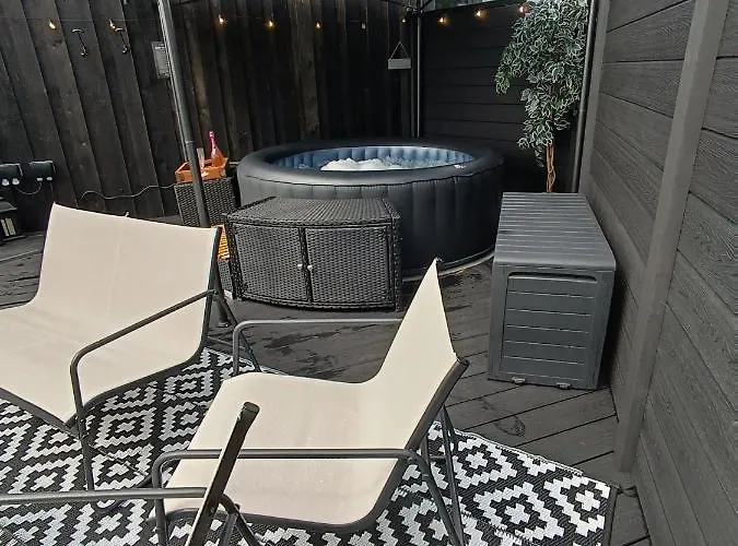 Apartment The Pod Unique & Stylish Luxury With Hot Tub *